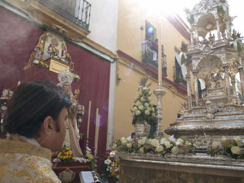 Triana acoge en la mañana de hoy a su «Corpus Chico»