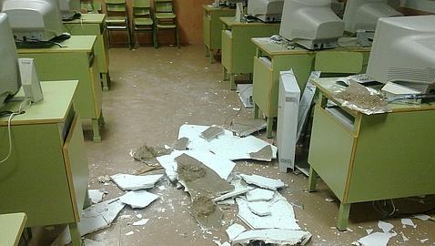 Segundo derrumbe del techo de un aula en Vara del Rey este curso