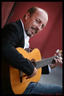 El cantautor Javier Ruibal actuará hoy en las II Noches de Verano en el Palacio de la Buhaira