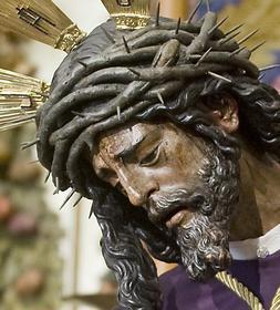 El Gran Poder instala su mampara de protección