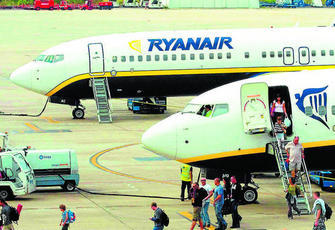 Ryanair une Sevilla con el aeropuerto inglés de East Midlands, con dos vuelos semanales