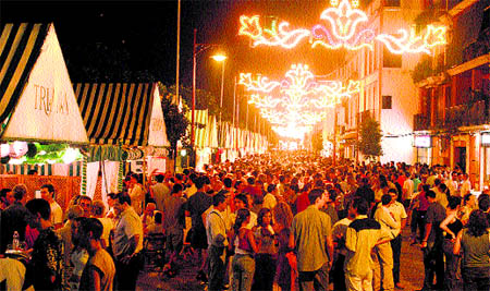 Del 21 al 26 Triana celebra la ‘Velá’ en honor a Santiago y Santa Ana