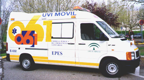 Muere tras el cambio de turno del conductor de una UVI móvil cuando iba crítico al hospital