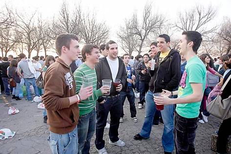 Tres empresas pujan por gestionar el botellódromo