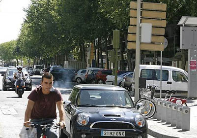 Condenado un peatón a pagar más de 13.000 euros por causar el vuelco de una moto