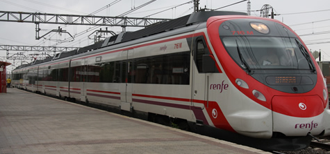 Un tren arrolla a un camión en un paso a nivel sin barreras y deja cuatro heridos cerca de Gilena