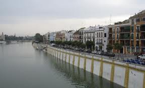La calle Betis tendrá un pantalán para barcos turísticos y de recreo