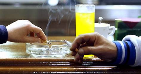 Facua asegura que queda «totalmente claro» en las Ley Antitabaco que no se podrá fumar en la casetas de Feria