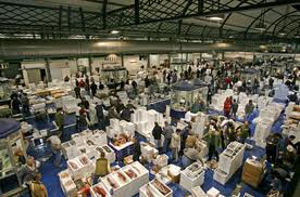 Un fumador agrede en Mercasevilla a un empleado