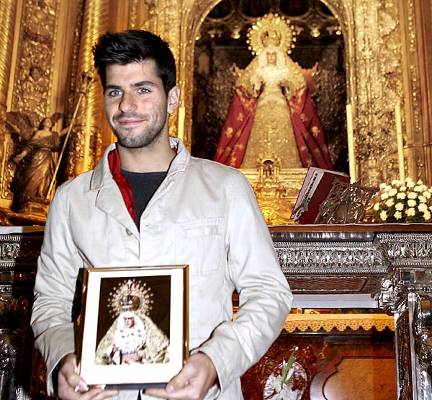 Alguersuari visita a La Macarena