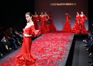 El XVII Salón Internacional de Moda Flamenca, Simof 2011, congrega en Fibes a más de 55.000 personas