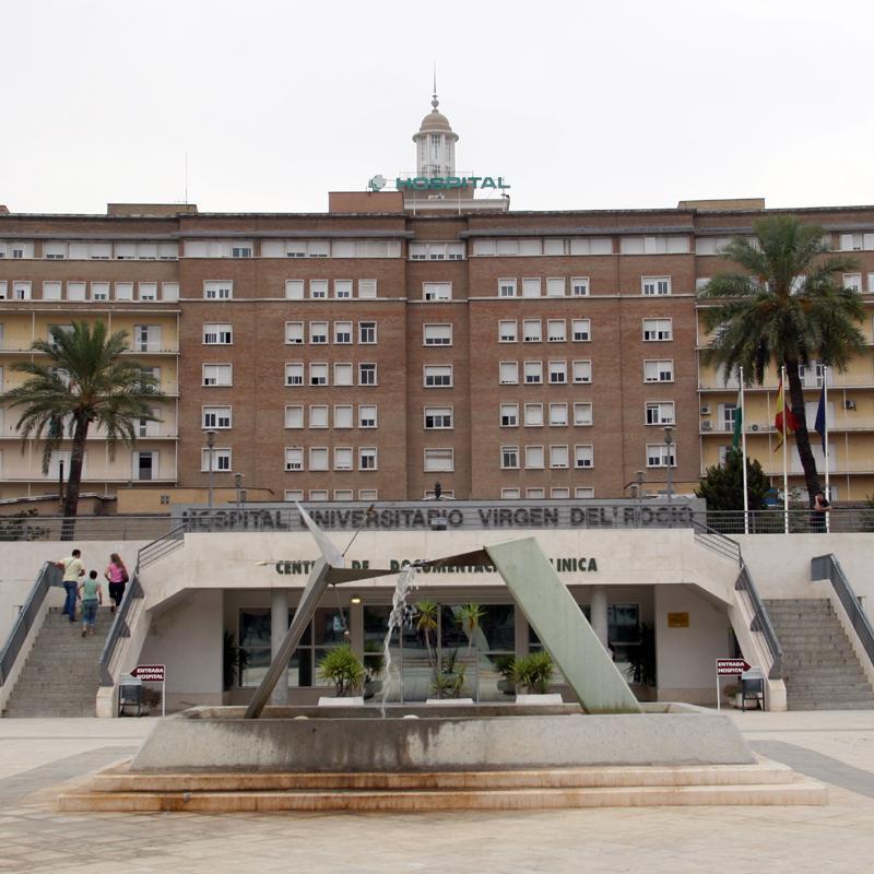 Un joven fallece y otro resulta herido tras caer con una bici desde Paseo Colón al Muelle de la Sal
