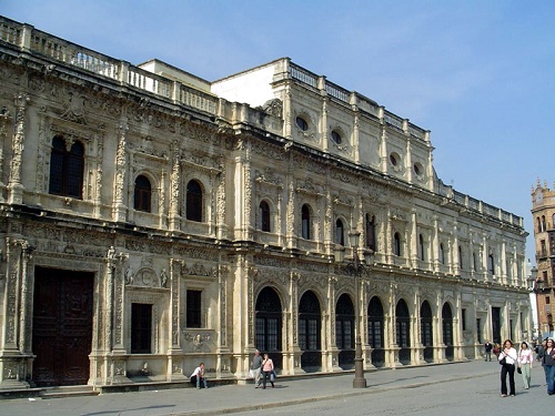 El Ayuntamiento de ayer y hoy