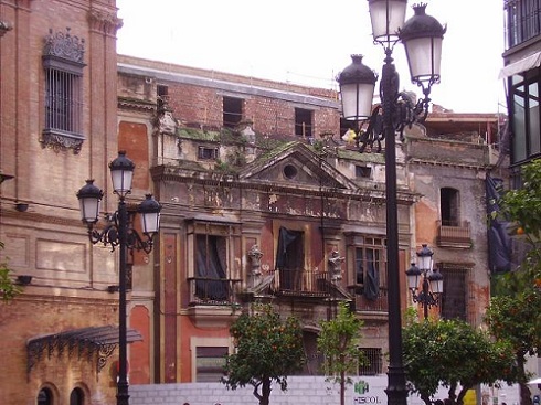 La Casa de la Moneda sobrevive a duras penas